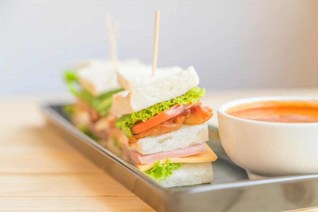 livraison de potage et plateaux sandwichs APRE SERVICES